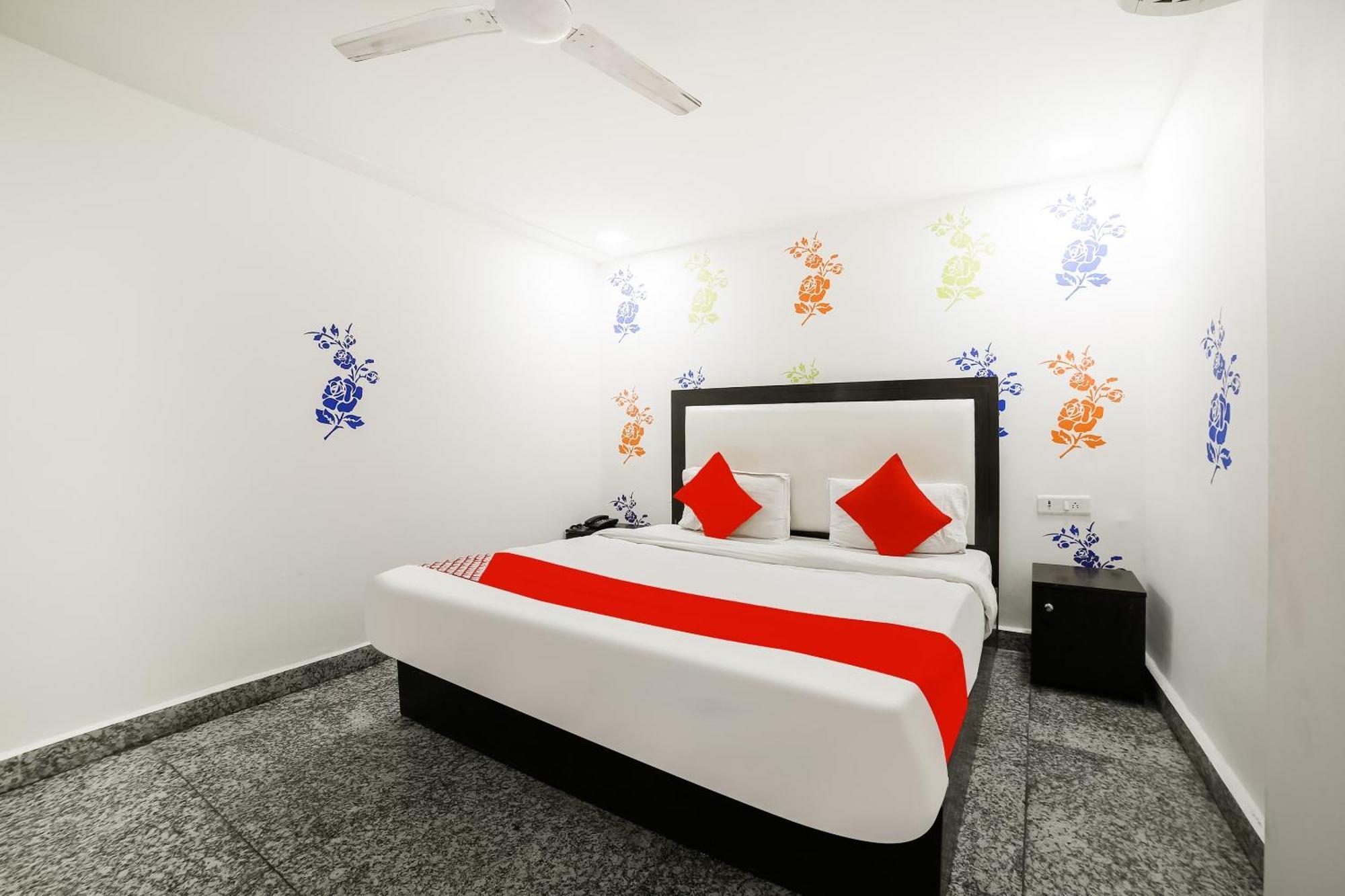 My Comfortable Hotel Ню Делхи Екстериор снимка