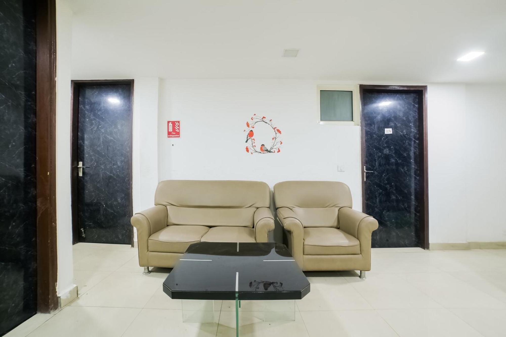 My Comfortable Hotel Ню Делхи Екстериор снимка
