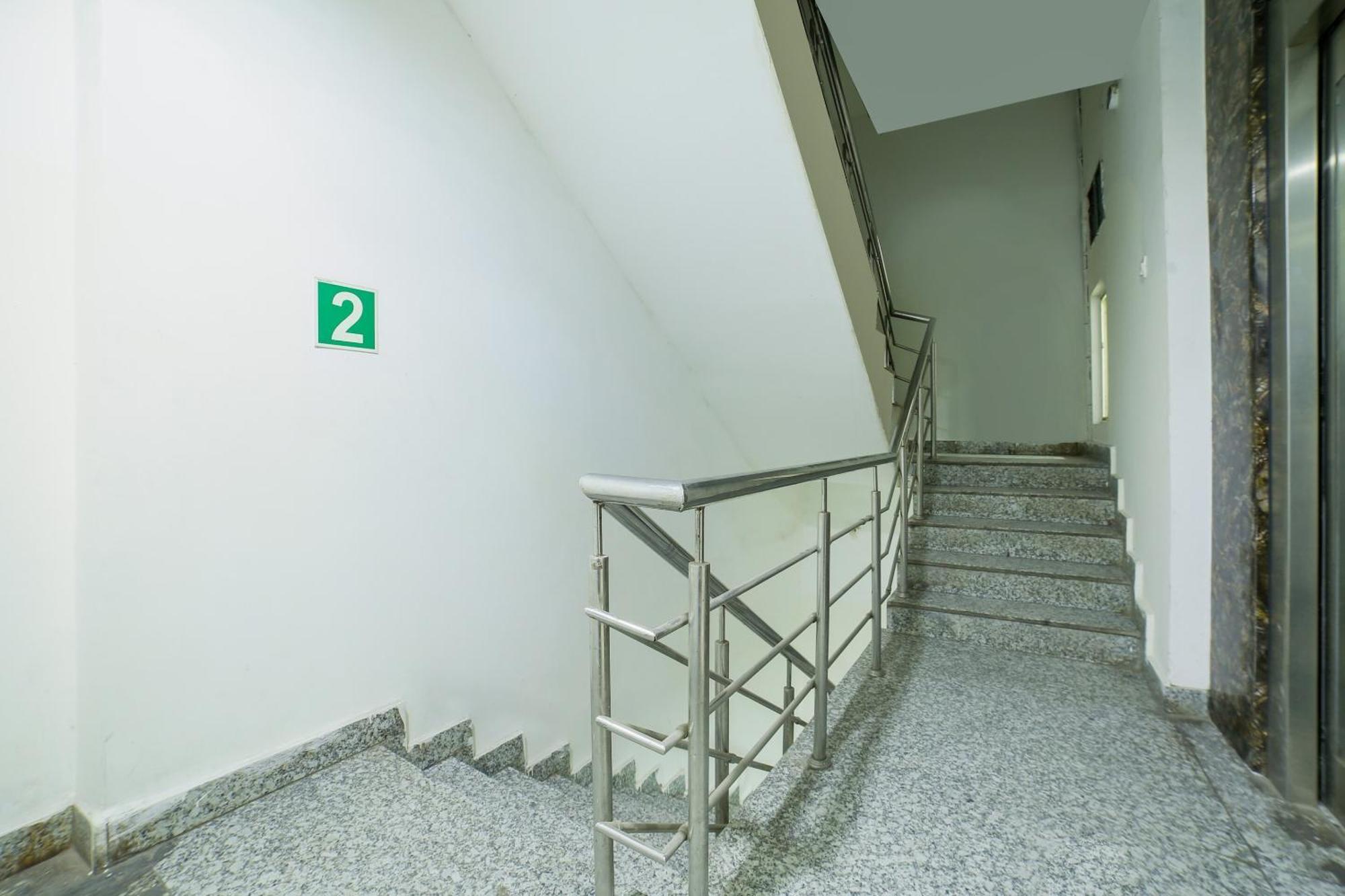 My Comfortable Hotel Ню Делхи Екстериор снимка