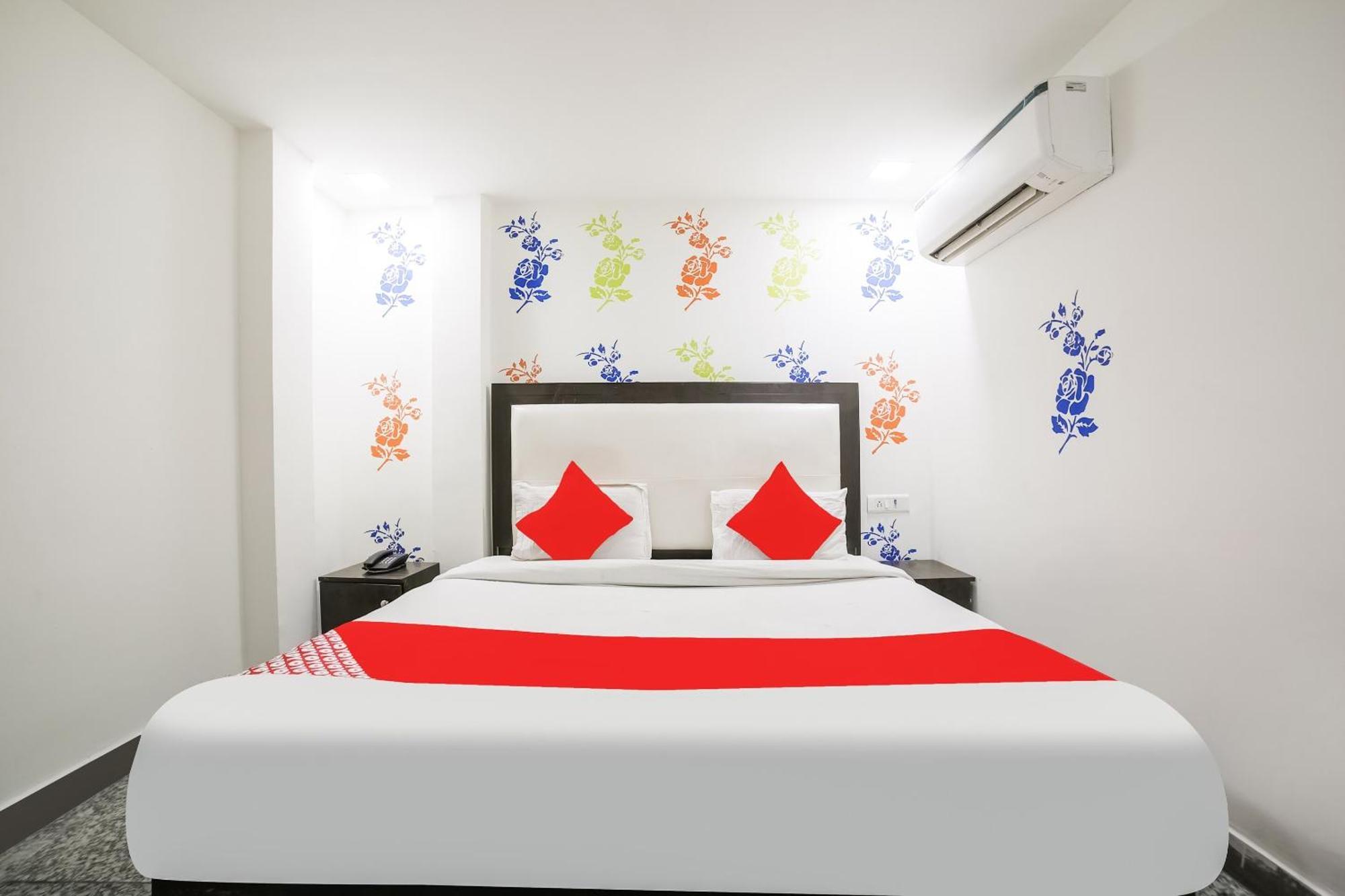 My Comfortable Hotel Ню Делхи Екстериор снимка
