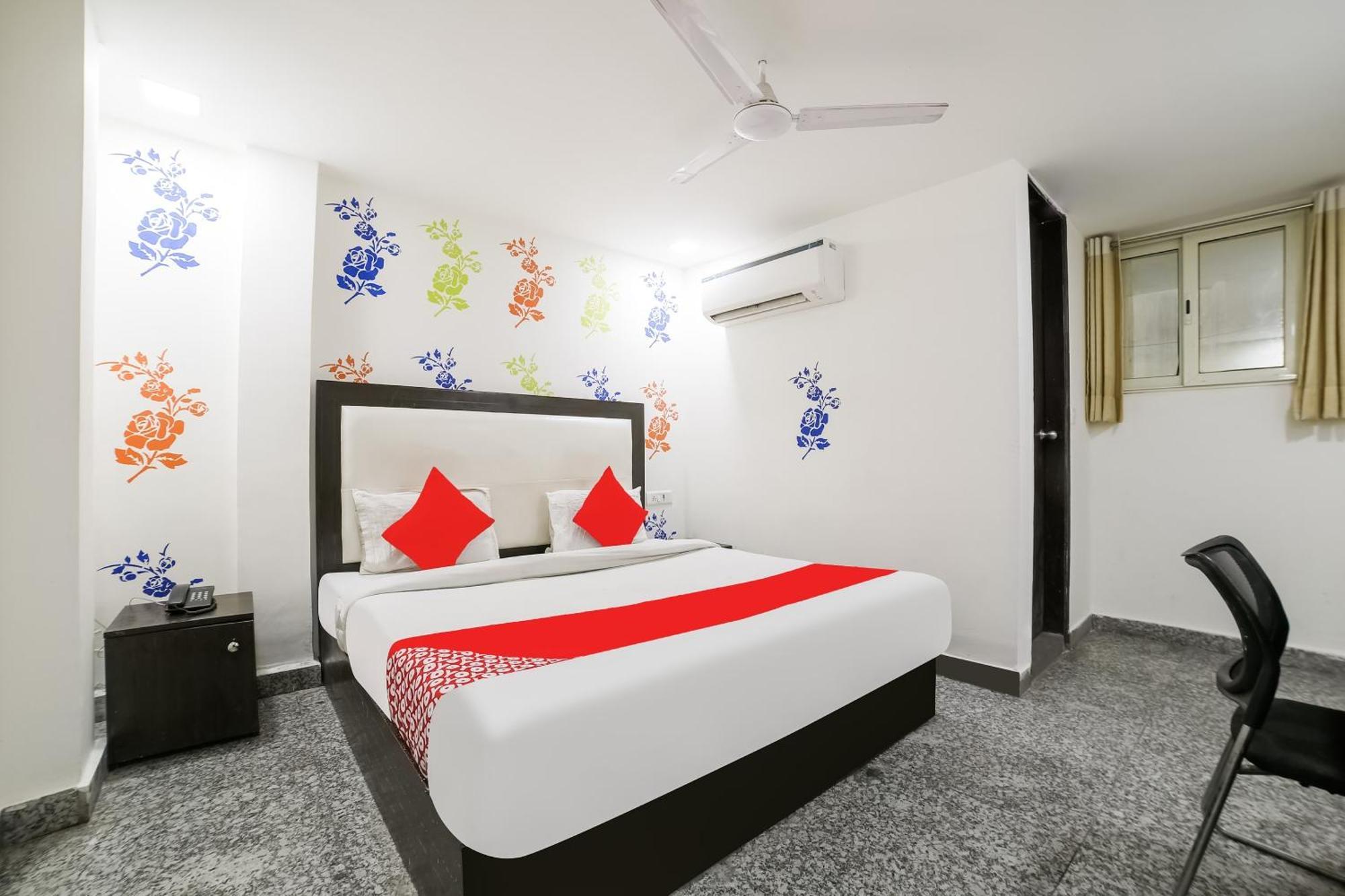 My Comfortable Hotel Ню Делхи Екстериор снимка