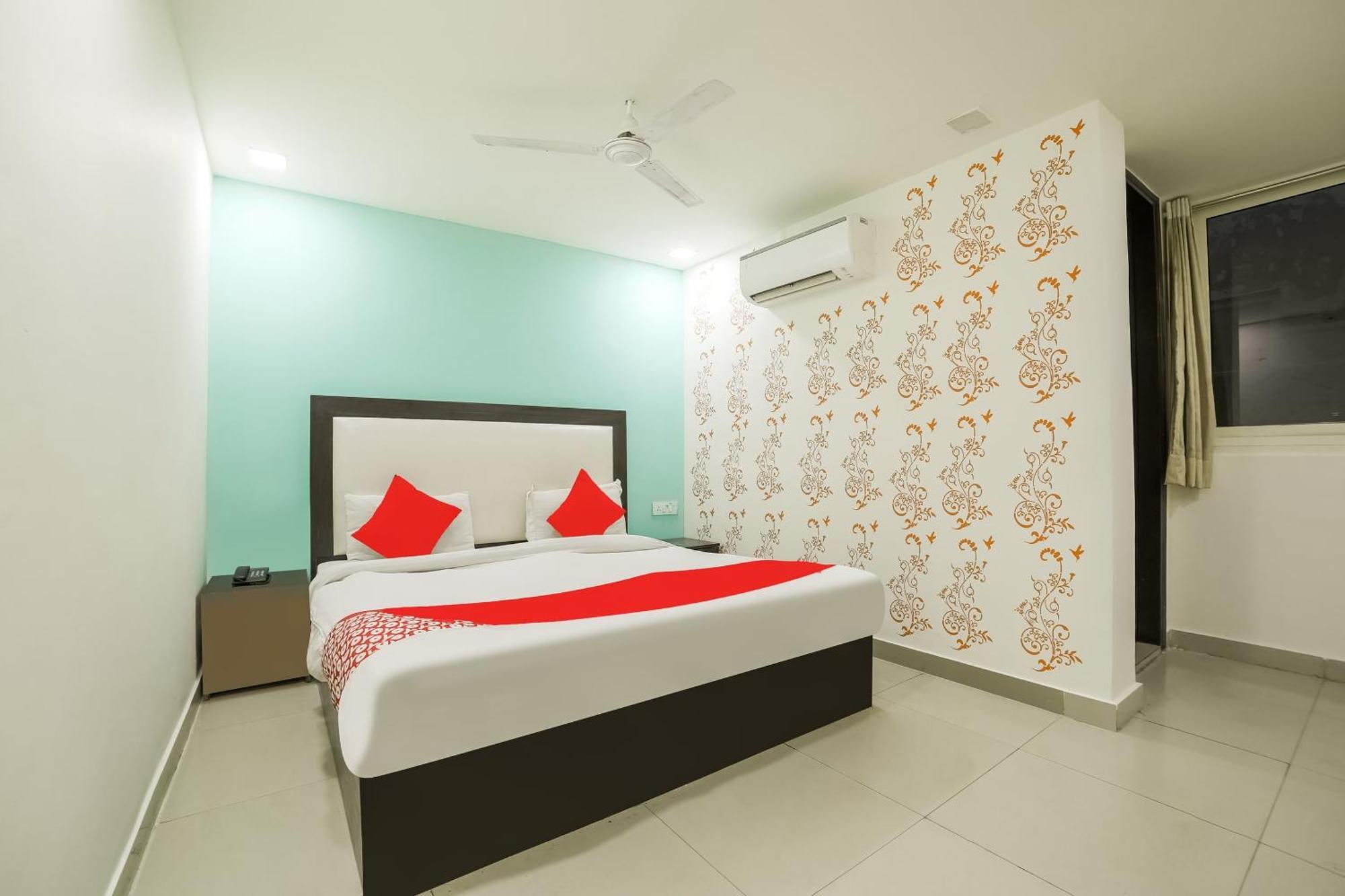 My Comfortable Hotel Ню Делхи Екстериор снимка