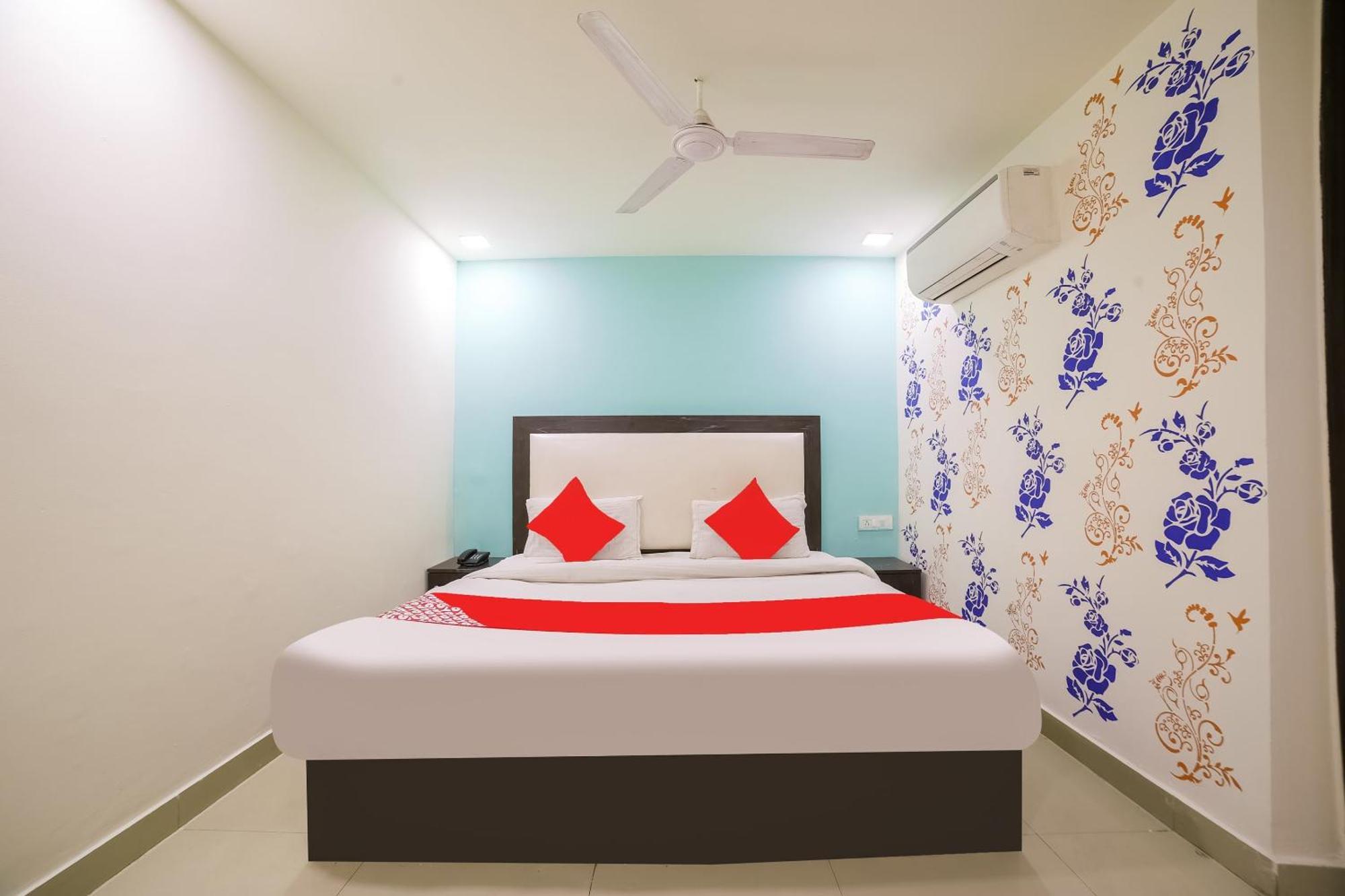 My Comfortable Hotel Ню Делхи Екстериор снимка